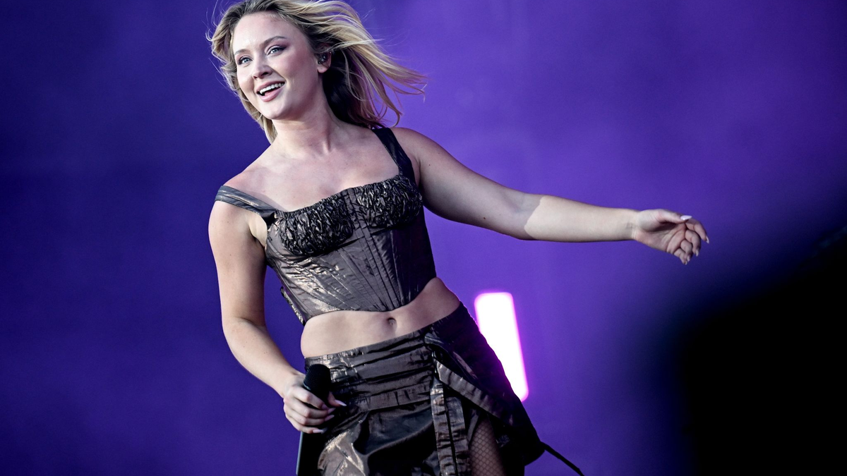 Sängerin Zara Larsson beim Lollapalooza Festival 2023 in Berlin. - Foto: Britta Pedersen/dpa