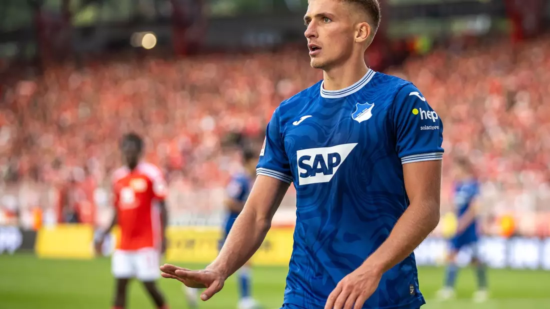 Sein Verein freut sich mit ihm über die DFB-Nominierung: Hoffenheims Grischa Prömel. - Bild: Andreas Gora/dpa