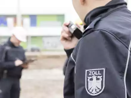 HZA-UL: Zoll-Ermittlungen/Unternehmer wegen Schwarzarbeit zu siebeneinhalb Jahren Haft verurteilt - Foto: presseportal.de