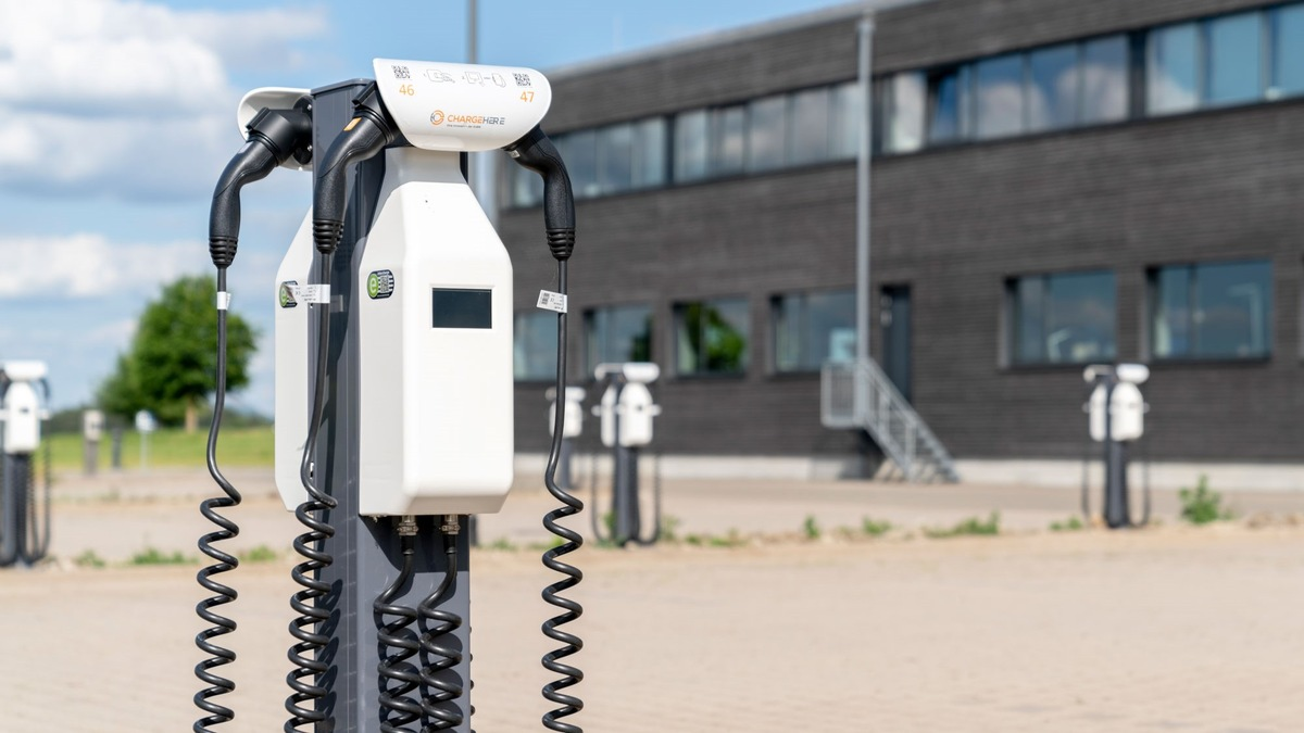 Gewerblicher Ladeinfrastruktur-Ausbau: EnBW-Tochter ChargeHere veröffentlicht 100%-Kampagne zur Förderung nachhaltiger Mobilität - Foto: presseportal.de