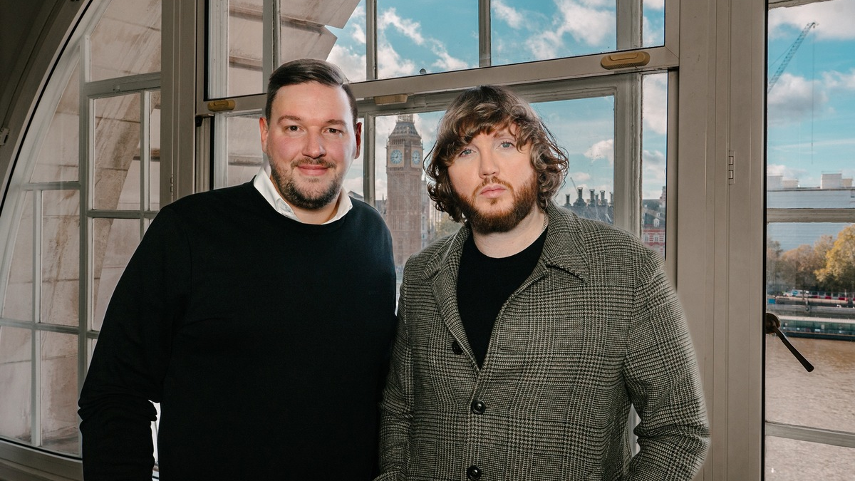 YouTube goes Charity / Channel Aid - live in Concert by JBL präsentiert: Britischer Sänger James Arthur gemeinsam mit dem Lufthansa Orchester am 12. Januar 2024 in der Elbphilharmonie Hamburg - Foto: presseportal.de