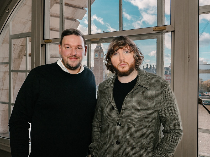 YouTube goes Charity / Channel Aid - live in Concert by JBL präsentiert: Britischer Sänger James Arthur gemeinsam mit dem Lufthansa Orchester am 12. Januar 2024 in der Elbphilharmonie Hamburg - Foto: presseportal.de