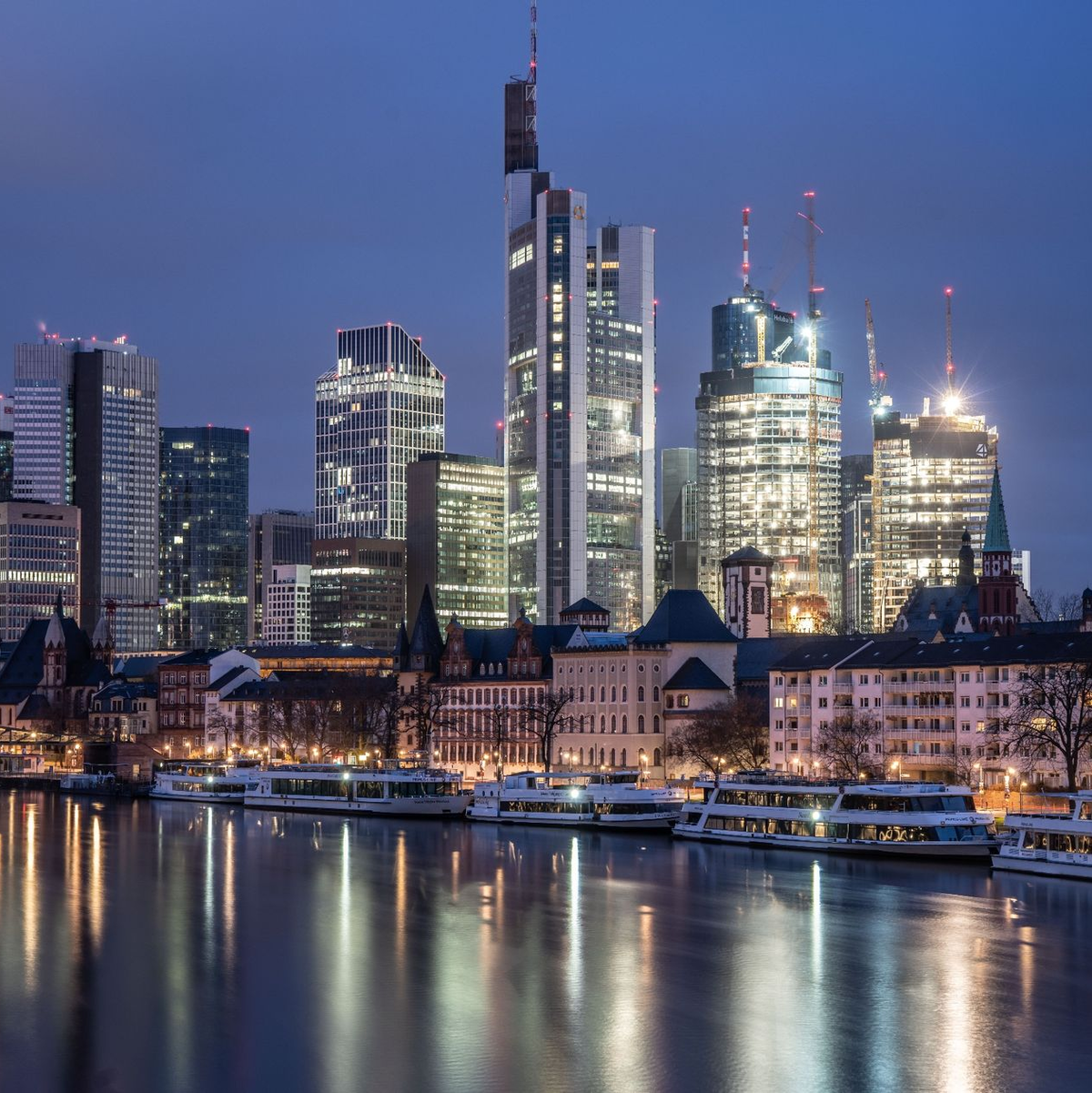 Banken waren am Steuerbetrug mit windigen Aktiendeals beteiligt - der Verein Finanzwende fordert schnellere Aufklärung. (Archivbild) - Foto: Frank Rumpenhorst/dpa