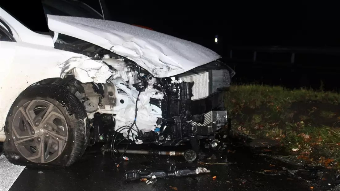 POL-MI: Fünf Personen bei Abbiegeunfall leicht verletzt - Bild: presseportal.de