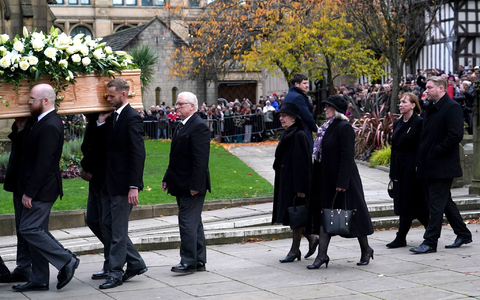 Bobby Charlton war wichtiger Teil des WM-Triumphs seines Landes 1966. - Foto: Martin Rickett/PA Wire/dpa Bobby Charlton war wichtiger Teil des WM-Triumphs seines Landes 1966. - Foto: Martin Rickett/PA Wire/dpa