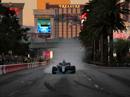 Der Rennzirkus macht erstmals nach 1982 wieder in Las Vegas Station. - Foto: John Locher/AP/dpa