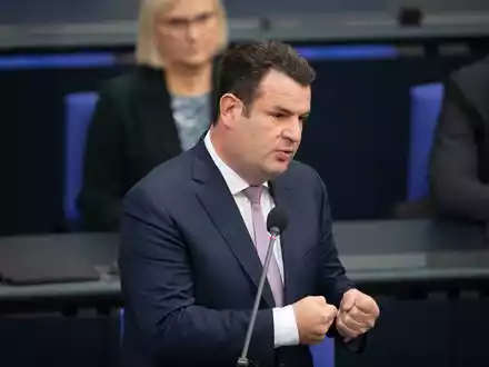 Die Kontrollen brächten «mehr Licht ins Dunkel», sagt Unions-Innenpolitiker Alexander Throm. - Foto: Kilian Genius/dpa