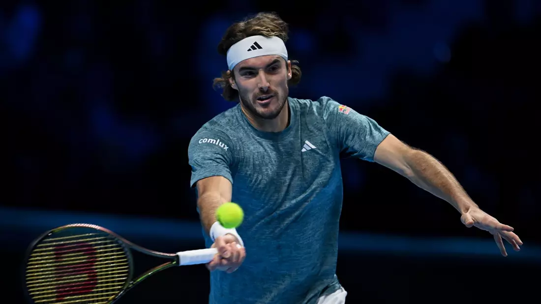 Stefanos Tsitsipas musste im ersten Satz gegen Holger Rune aufgeben. - Bild: Marco Alpozzi/Zuma Press/dpa