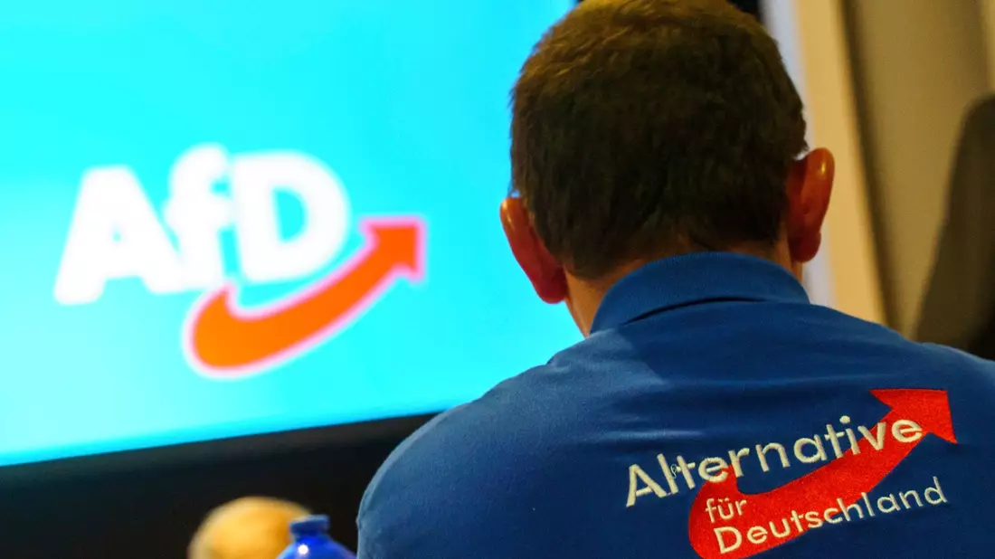 Die AfD Thüringen wird vom Landesverfassungsschutz in Thüringen als gesichert rechtsextremistisch eingestuft. - Bild: Andreas Arnold/dpa