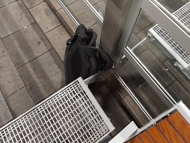 BPOLI MD: Zwei herrenlose Rucksäcke sorgen innerhalb kürzester Zeit für zwei Polizeieinsätze - Foto: presseportal.de