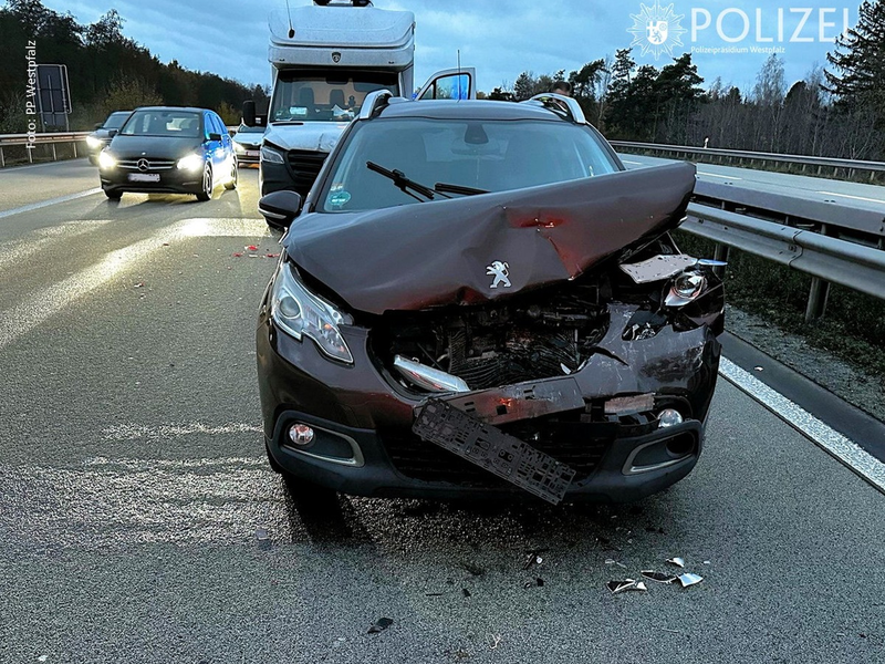 POL-PPWP: Auffahrunfall sorgt für langen Rückstau - Foto: presseportal.de