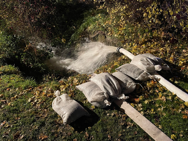KFV Bodenseekreis: Hochwasseranstauung verursacht großen Feuerwehreinsatz - Foto: presseportal.de