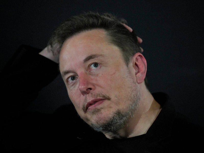 Große Werbekunden kehren Elon Musks Online-Plattform X den Rücken. - Foto: Kirsty Wigglesworth/AP Pool/AP