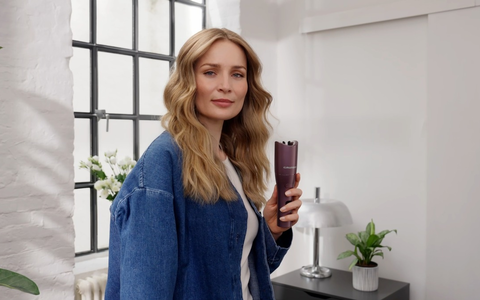 Endlich perfekte Traumlocken: Sechs Styling-Tipps für ein glamouröses Auftreten an Weihnachten und Silvester - Foto: presseportal.de