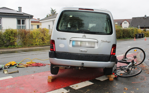 POL-RBK: Odenthal - Verkehrsunfall zwischen Pkw und Fahrrad - Fahrradfahrer erleidet lebensgefährliche Verletzungen - Zeugen gesucht - Foto: presseportal.de