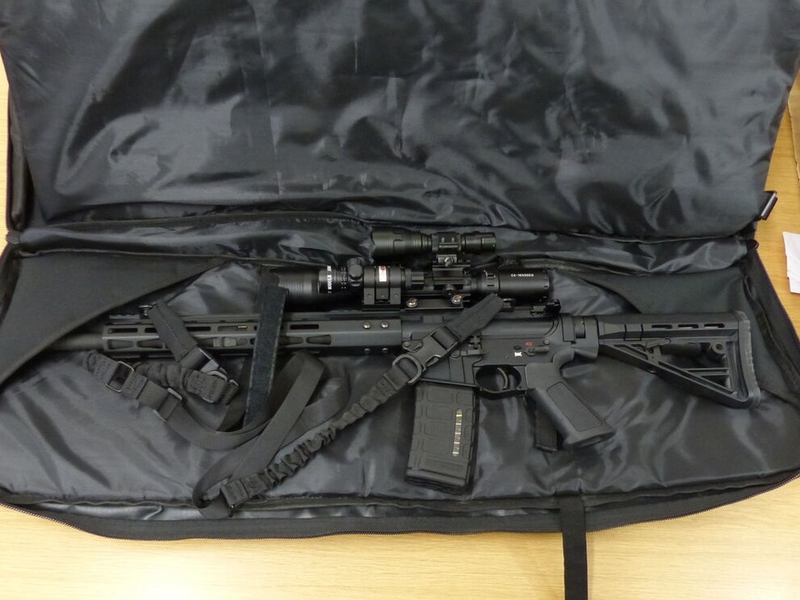 ZOLL-BB: Heikler Dachbodenfund / Zollfahnder stellen Sturmgewehr und Munition in Privathaus sicher - Foto: presseportal.de