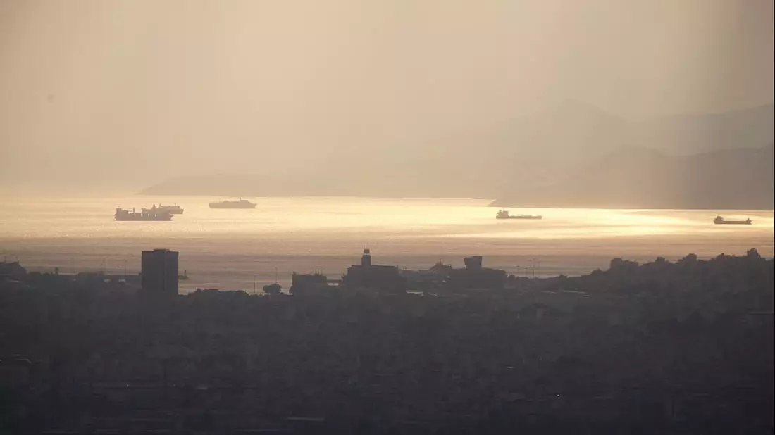 Containerschiffe vor der Küste von Griechenland bei Athen und Piräus (Archiv) - Bild: über dts Nachrichtenagentur