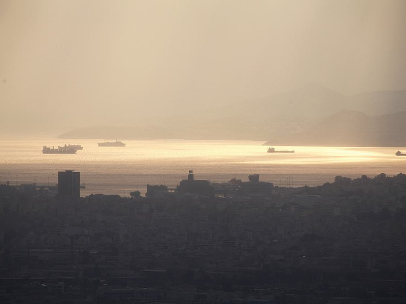 Containerschiffe vor der Küste von Griechenland bei Athen und Piräus (Archiv) - Foto: über dts Nachrichtenagentur