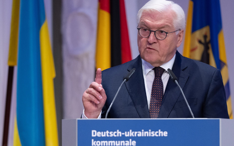 Bundespräsident Frank-Walter Steinmeier spricht auf der deutsch-ukrainischen kommunalen Partnerschaftskonferenz in Leipzig. - Foto: Hendrik Schmidt/dpa