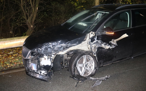 POL-HF: Skoda und VW prallen zusammen - Drei Personen leicht verletzt - Foto: presseportal.de