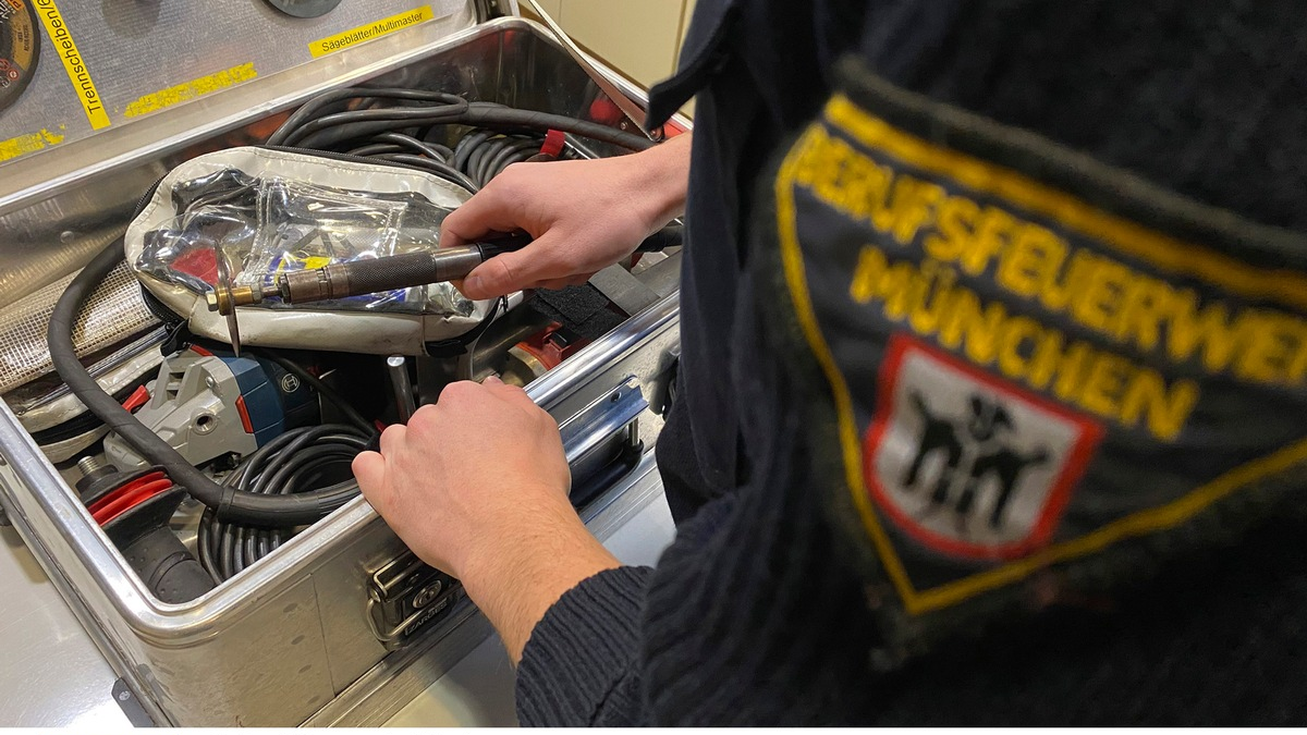 FW-M: Feuerwehr entfernt Ehering (Altstadt) - Foto: presseportal.de