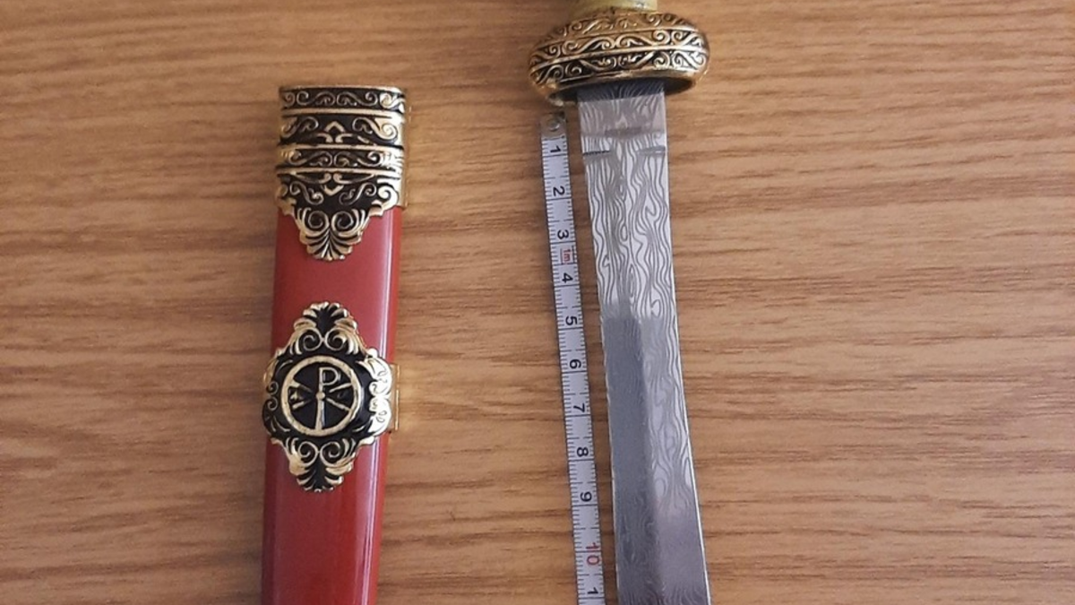 BPOLI MD: 32-Jähriger mit 2,33 Promille hantiert mit Dolch - Foto: presseportal.de