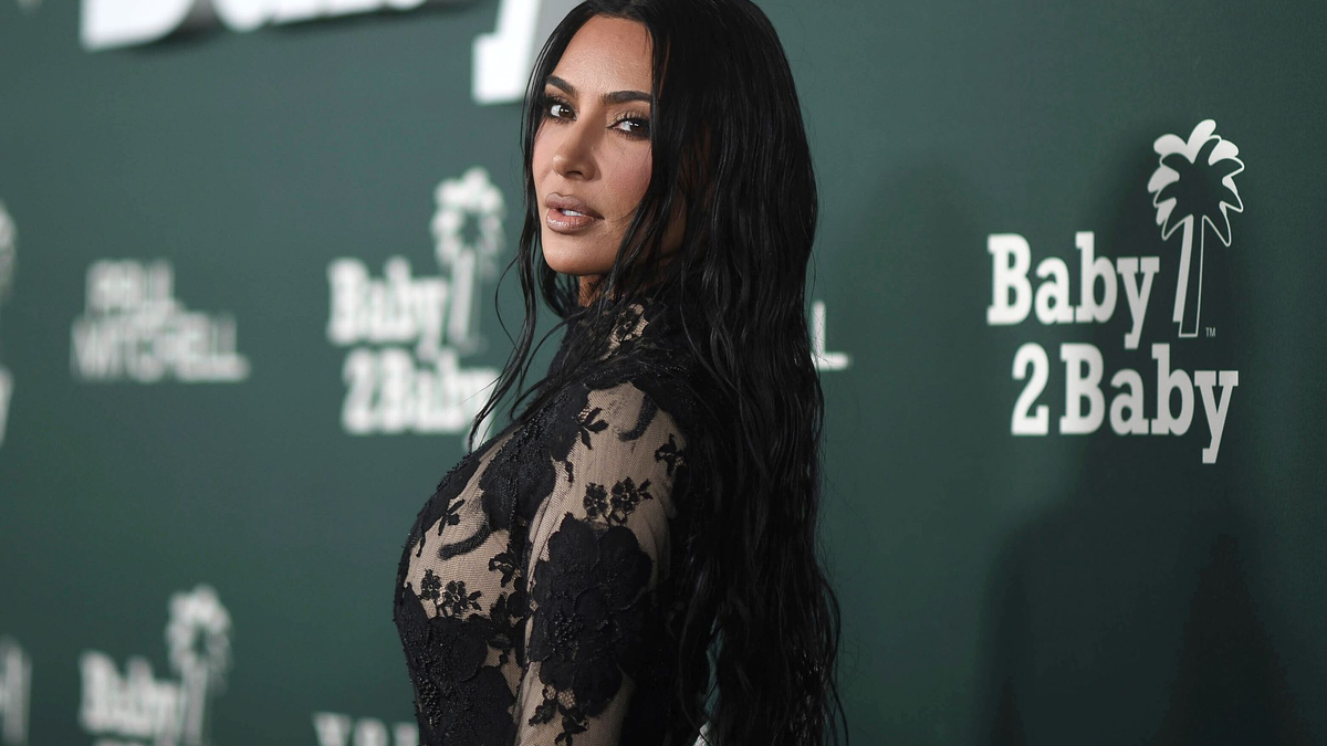 Kim Kardashian möchte ihren Aufschlag verbessern. - Foto: Richard Shotwell/Invision/AP/dpa