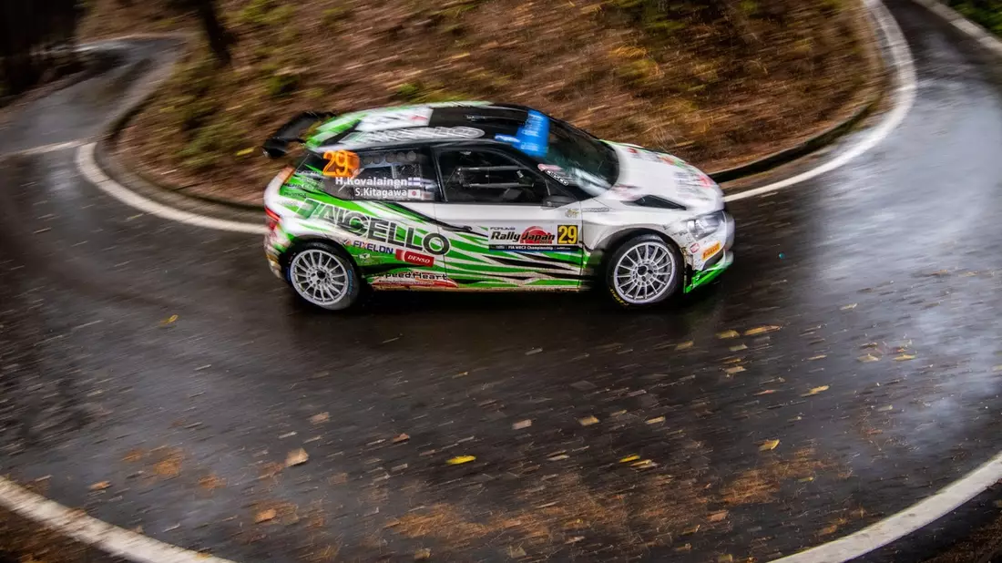 Rallye Japan: Ex-Formel-1-Fahrer Heikki Kovalainen zeigt sein Können am Steuer eines Škoda Fabia Rally2 - Bild: presseportal.de