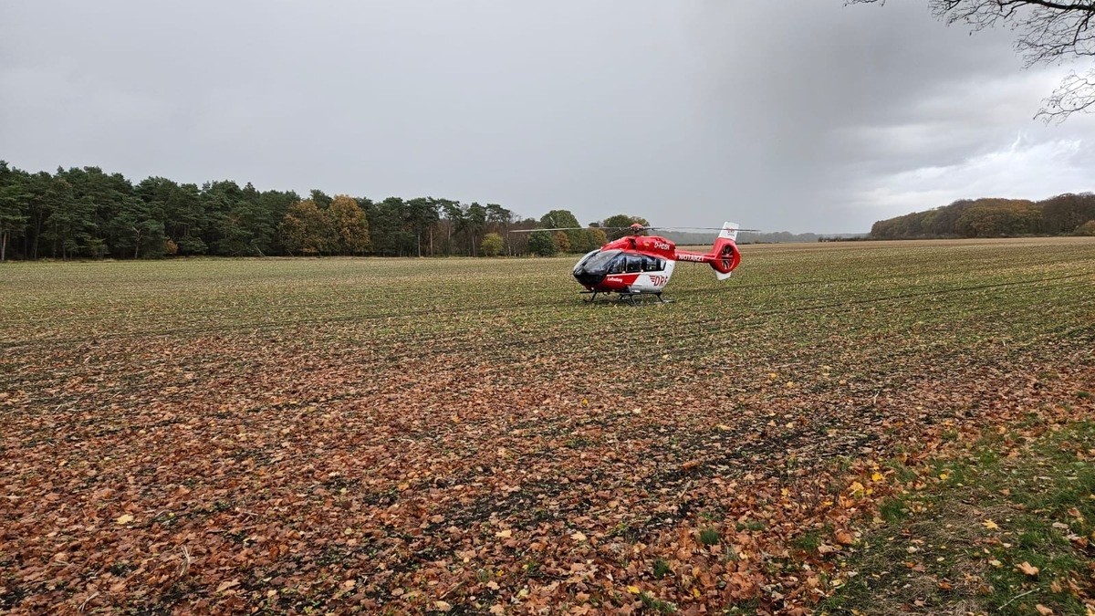 FW-ROW: Schwerer Verkehrsunfall auf K 205 - PKW wird völlig zerstört, eine Person eingeklemmt - Foto: presseportal.de