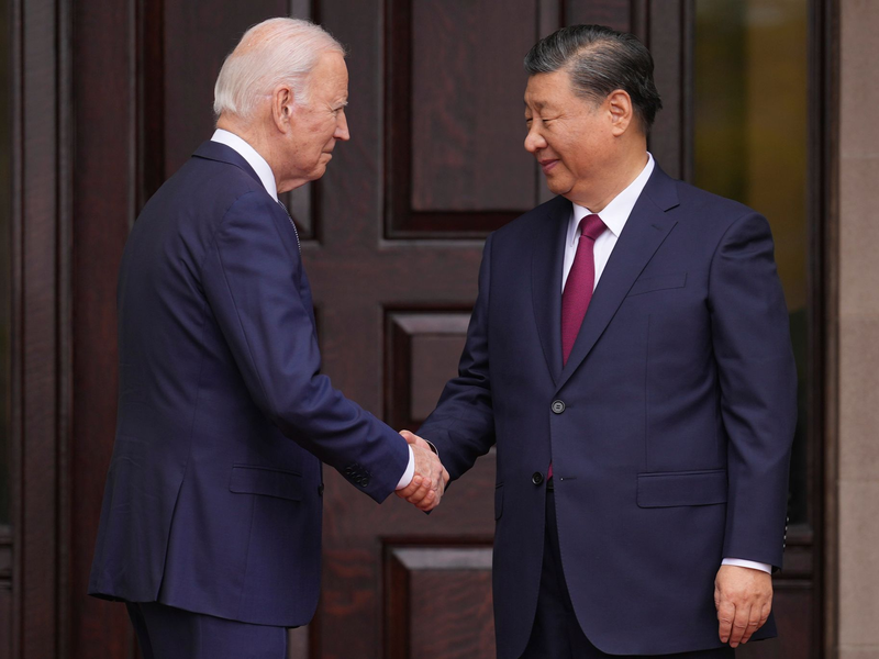 Joe Biden und Xi Jinping bei einem Spaziergang: China sei bereit, «ein Partner und Freund» der Vereinigten Staaten zu sein. - Foto: Doug Mills/The New York Times/AP/dpa