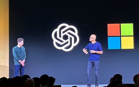 Satya Nadella, CEO von Microsoft, beim OpenAI DevDay, der ersten Entwicklerkonferenz von OpenAI. - Foto: Barbara Ortutey/AP/dpa