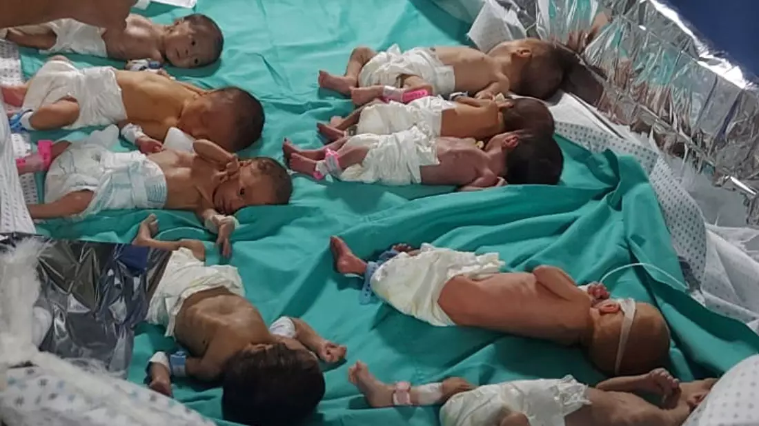 Im Schifa-Krankenhaus in Gaza werden noch Menschen versorgt - doch die Umstände beispielsweise für Frühchen sind Berichten zufolge desaströs. - Bild: Dr. Marawan Abu Saada/Dr. Marawan Abu Saada/AP/dpa