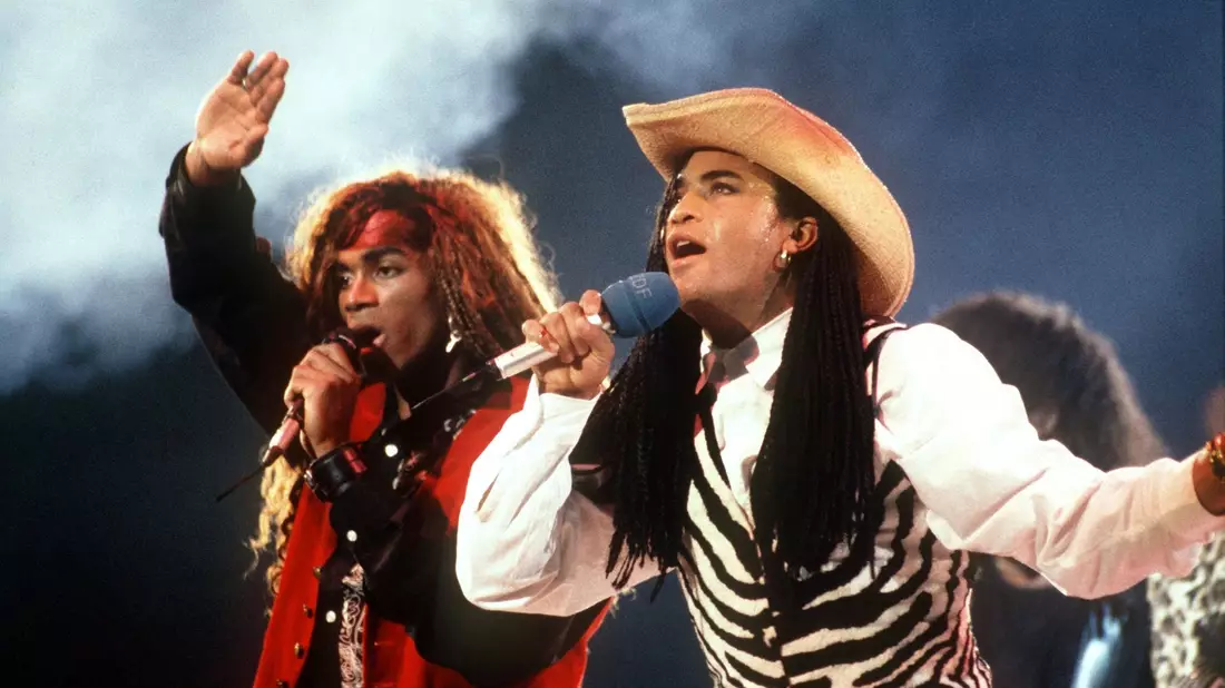 Unter anderem ihr Grammy wurde Fabrice «Fab» Morvan (links) und Robert «Rob» Pilatus nach Bekanntwerden des Playback-Skandals aberkannt. - Bild: Franz-Peter Tschauner/dpa