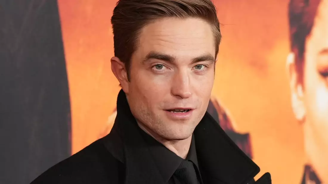 Früher genügsam in Sachen Möbel - heute gefragter Interviewpartner für ein Nobel-Architekturmagazin: Schauspieler Robert Pattinson. - Bild: John Nacion/SOPA Images via ZUMA Press Wire/dpa