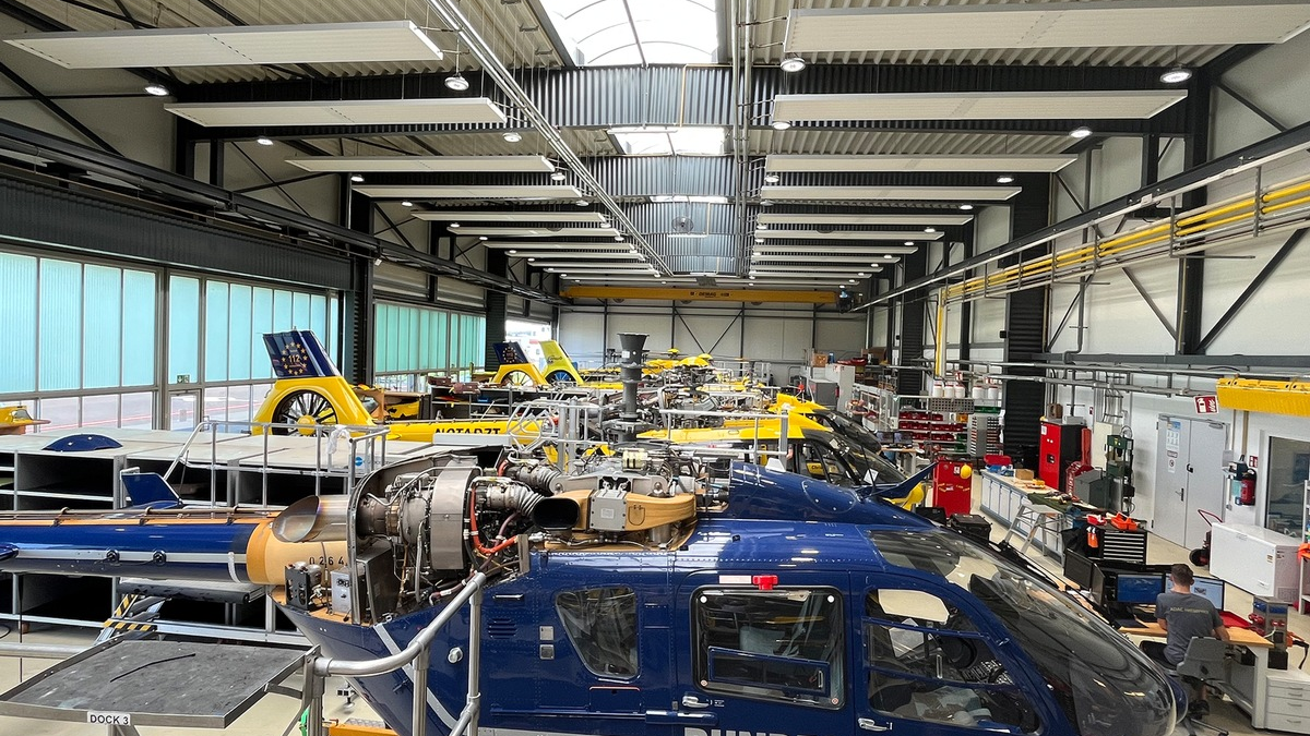 ADAC Heliservice wartet Bundespolizei-Hubschrauber - Foto: presseportal.de