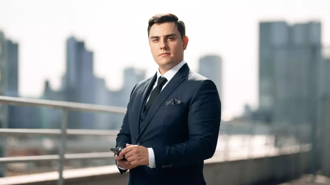 Hans Schneider von der Schneider Marketing GmbH: Solvente Käufer und hochwertige Objekte für Immobilienmakler und -unternehmer in Frankfurt und Umgebung - Bild: presseportal.de