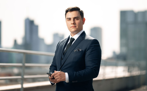 Hans Schneider von der Schneider Marketing GmbH: Solvente Käufer und hochwertige Objekte für Immobilienmakler und -unternehmer in Frankfurt und Umgebung - Foto: presseportal.de