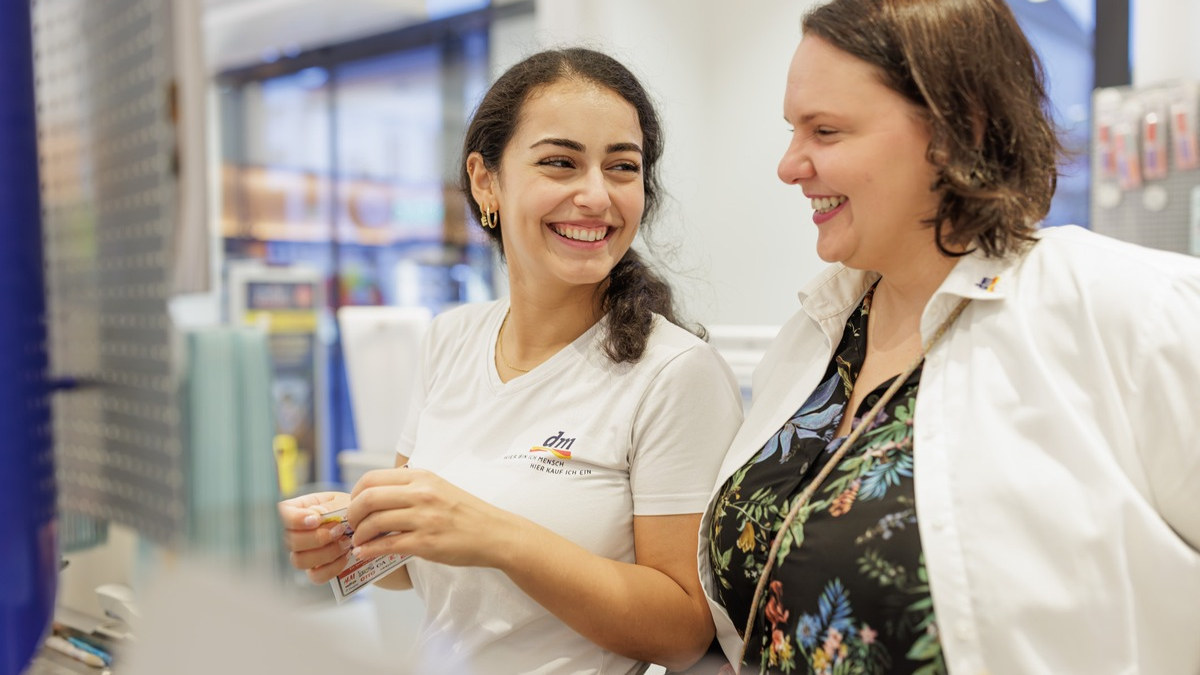 Erfolgreiche Omnichannel-Strategie sorgt bei dm im Jubiläumsjahr für Wachstumsschub / Cashflow ist Grundlage für Investitionen in dm-Märkte und IT im Geschäftsjahr 2023/2024 - Foto: presseportal.de