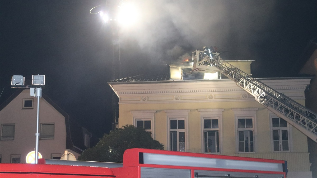 POL-HX: Drei Verletzte bei Wohnungsbrand in Höxter - Foto: presseportal.de