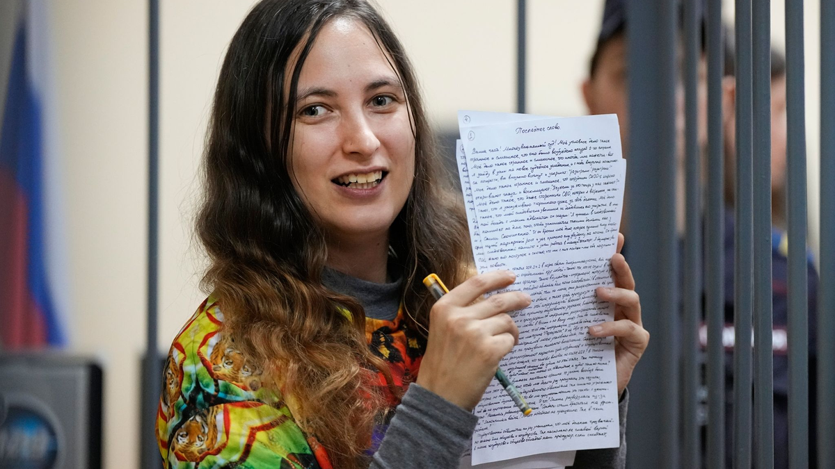 Von Amnesty International und Memorial als politische Gefangene eingestuft: Alexandra Skotschilenko. - Foto: Dmitri Lovetsky/AP/dpa