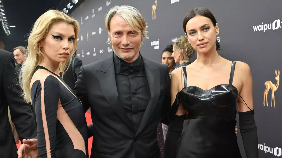 Schauspieler Mads Mikkelsen und Model Irina Shayk (r) ließen sich das Spektakel auch nicht entgehen. - Bild: Peter Kneffel/dpa