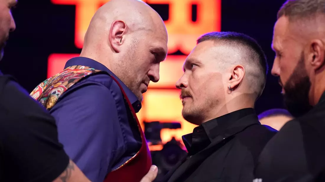 Der WM-Kampf zwischen Tyson Fury (l) und Alexander Usyk soll nun am 18. Mai in Saudi-Arabien stattfinden. - Bild: Zac Goodwin/PA Wire/dpa