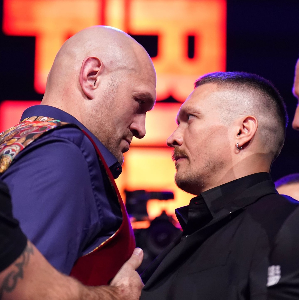 Der Kampf zwischen Tyson Fury (l) und Alexander Usyk soll im Februar in Saudi-Arabien stattfinden. - Foto: Zac Goodwin/PA Wire/dpa