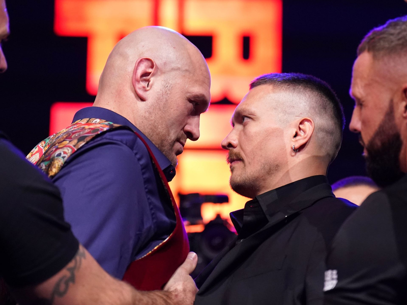 Der WM-Kampf zwischen Tyson Fury (l) und Alexander Usyk soll nun am 18. Mai in Saudi-Arabien stattfinden. - Foto: Zac Goodwin/PA Wire/dpa