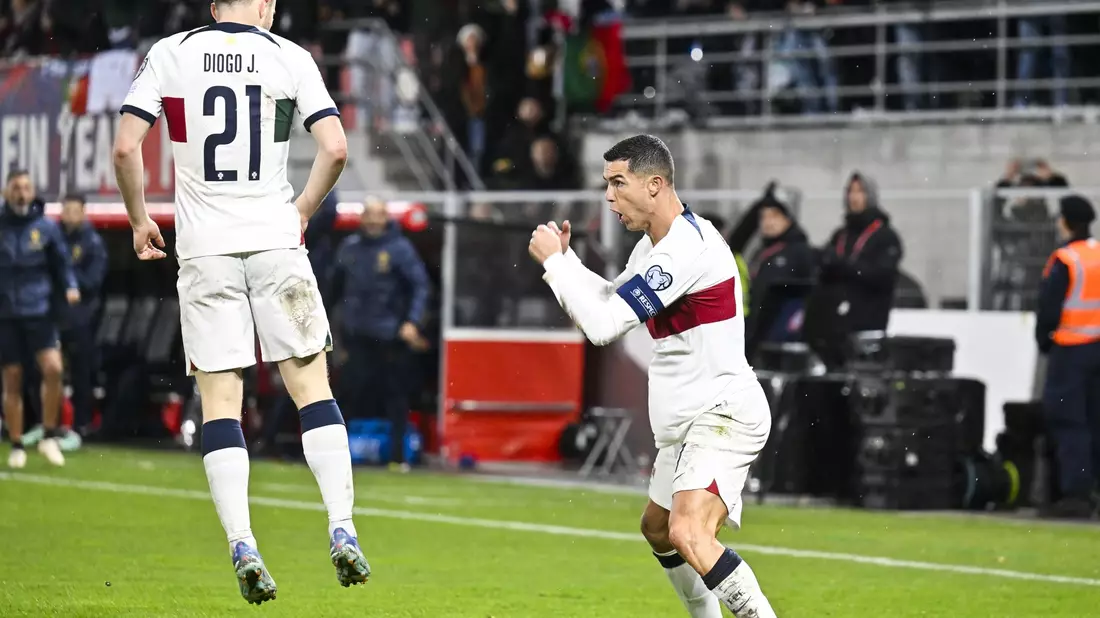 Portugals Cristiano Ronaldo bejubelt sein Führungstor in Liechtenstein. - Bild: Gian Ehrenzeller/KEYSTONE/dpa