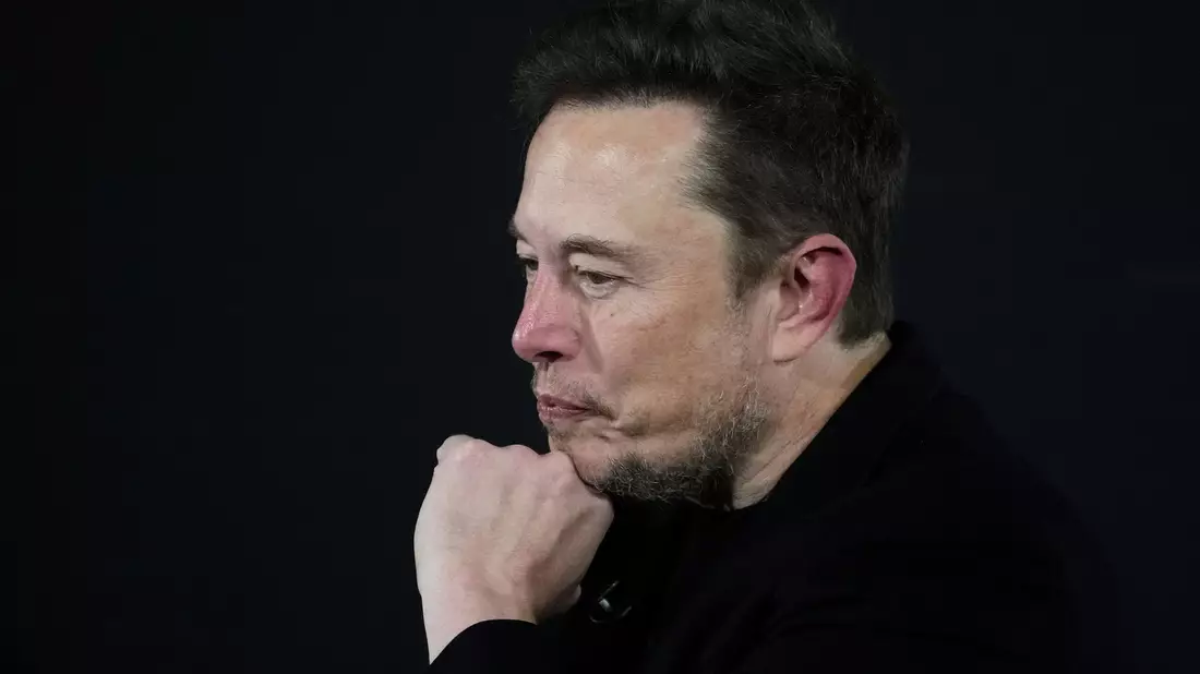 X-Besitzer Elon Musk zieht neue Vorwürfe auf sich, antisemitischen Ansichten Gehör zu verschaffen. - Bild: Kirsty Wigglesworth/PA Wire/dpa