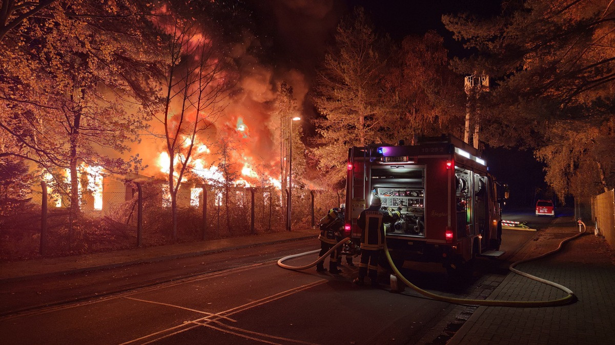FW Celle: Gebäudebrand in Westercelle - 1. Lagemeldung! - Foto: presseportal.de