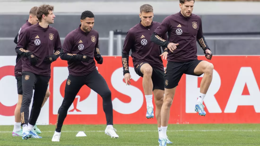 Die Nationalmannschaft beim Training. - Bild: Jürgen Kessler/dpa