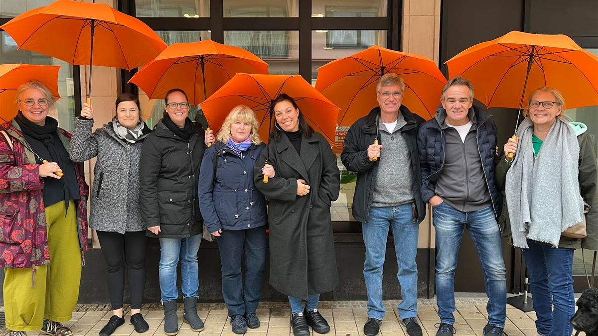 POL-PDPS: STOPPT GEWALT GEGEN FRAUEN - Aktion der Lenkungsgruppe des Regionalen Runden Tisches am 25.Novemder in Zweibrücken - Foto: presseportal.de