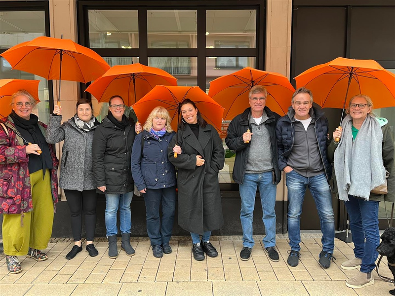 POL-PDPS: STOPPT GEWALT GEGEN FRAUEN - Aktion der Lenkungsgruppe des Regionalen Runden Tisches am 25.Novemder in Zweibrücken - Foto: presseportal.de